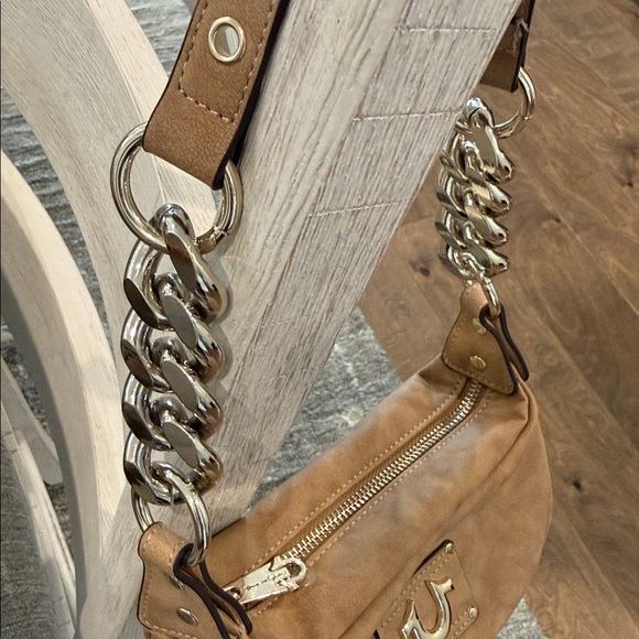 True Religion Shoulder Mini Purse Faux Faux Leather Suede Feel Camel Gold Tones - Picture 15 of 16